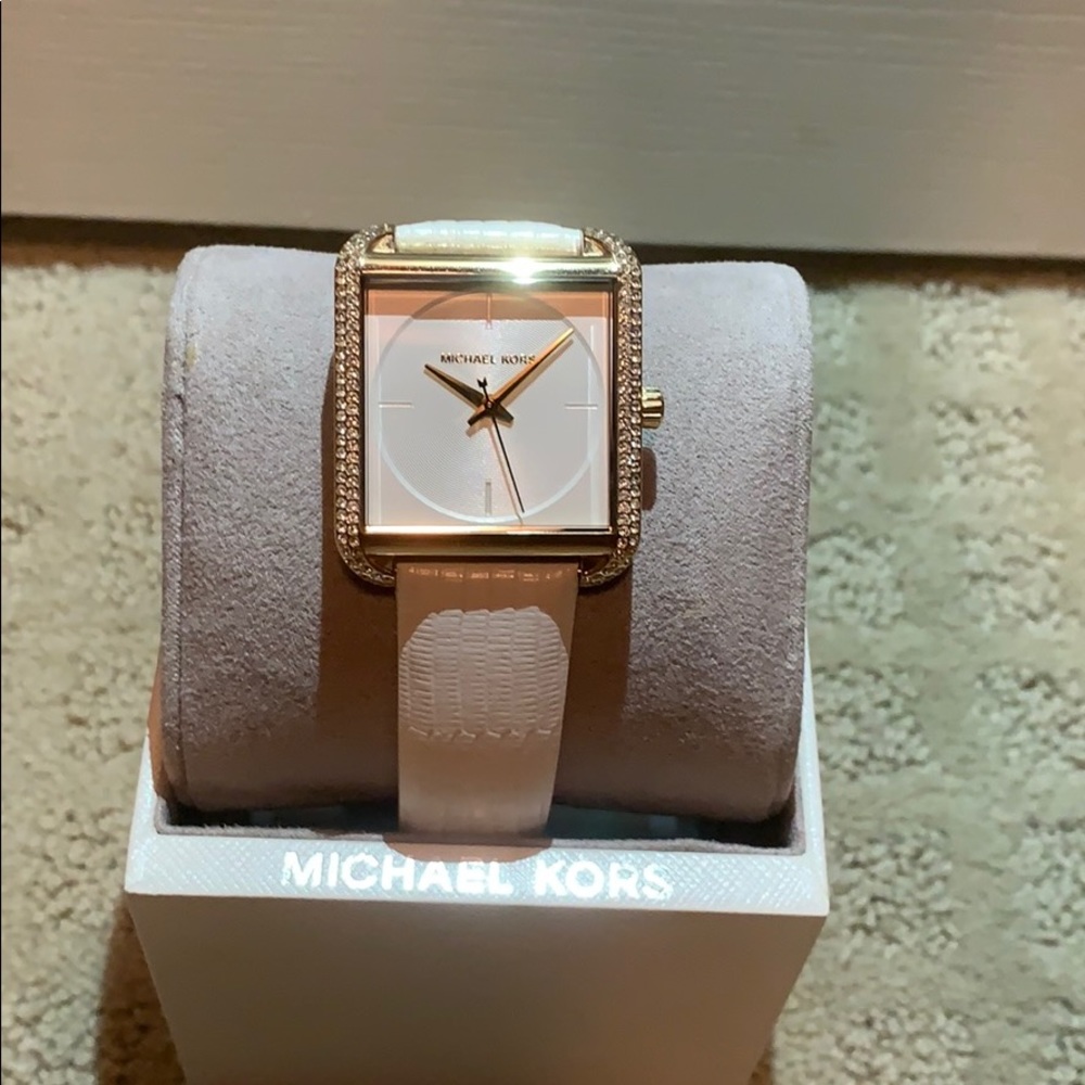 Michael kors leather band watch
